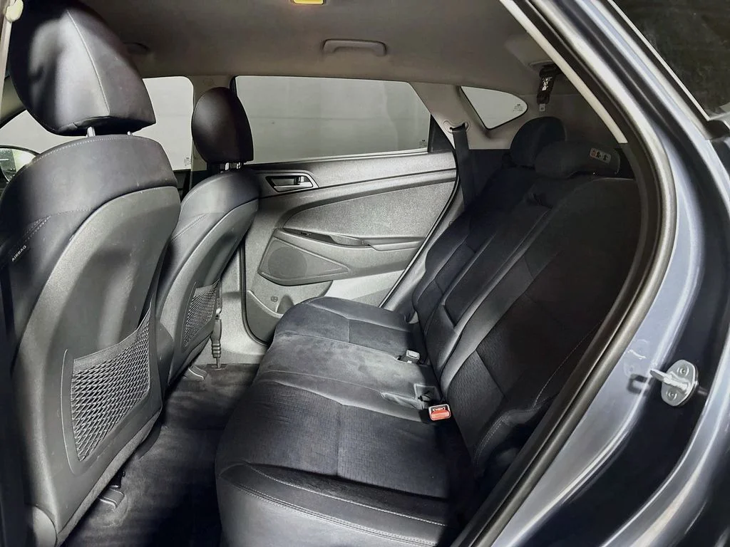 Used 2019 Blue Hyundai SE image 19