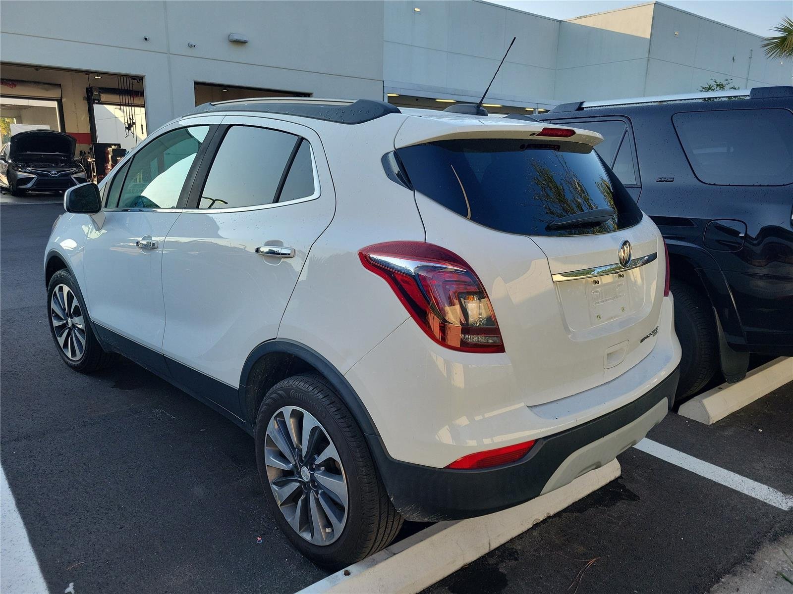 Used 2021 Summit White Buick Preferred image 2