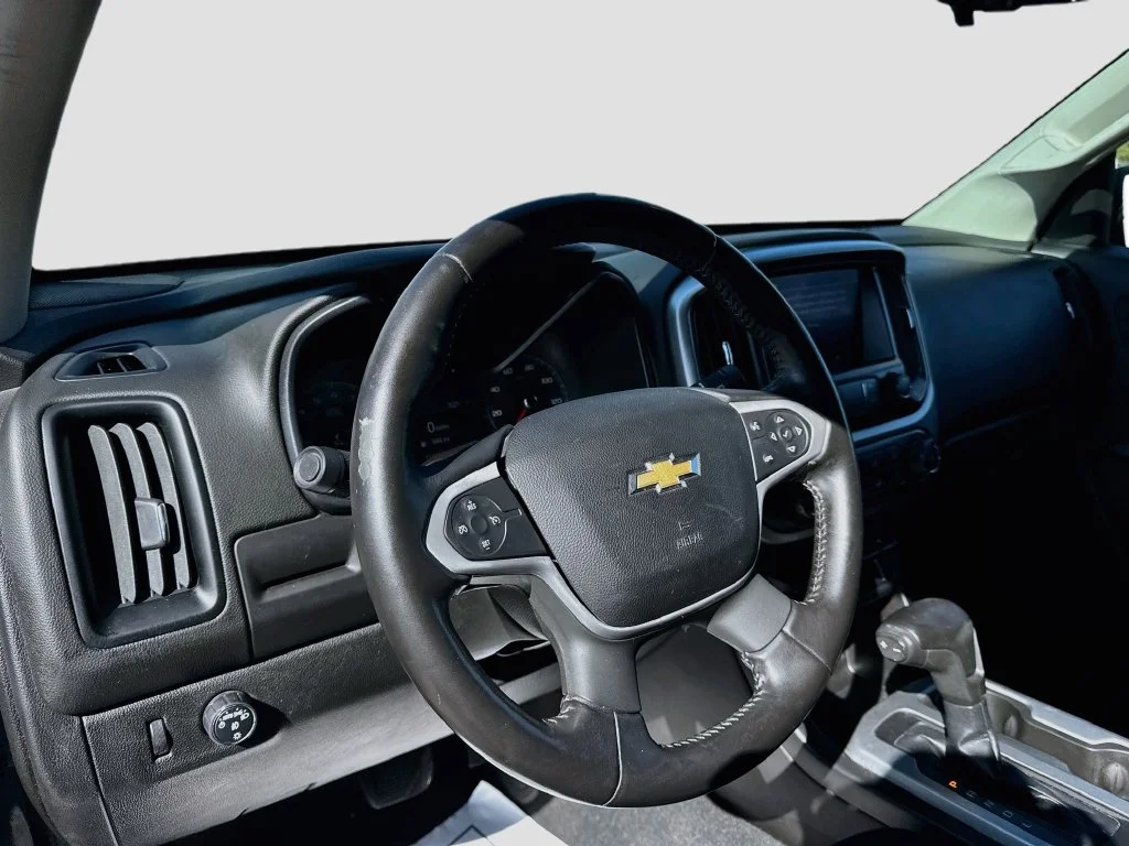 Used 2019 Gray Chevrolet LT image 9