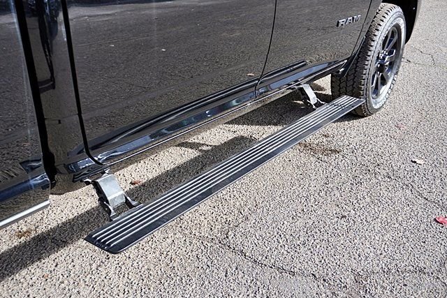 New 2026 Diamond Black Crystal Pearl-Coat Exterior Paint RAM Laramie Night Edition image 10