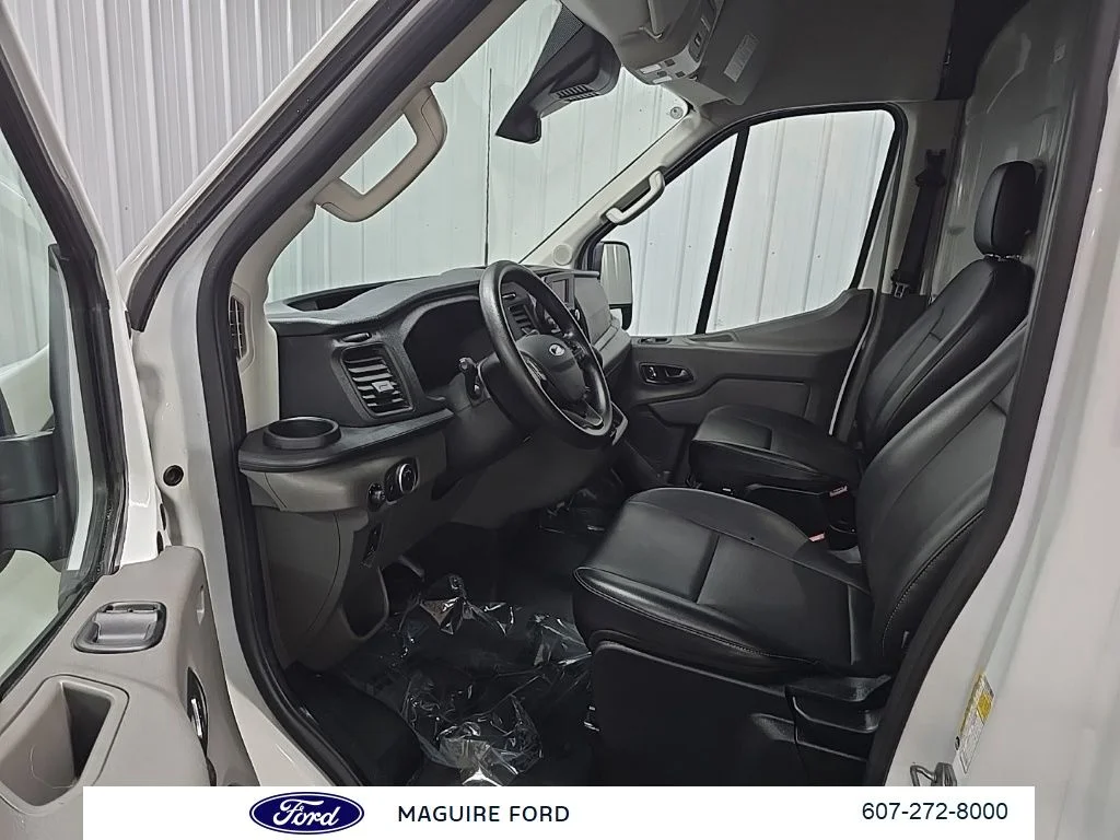 Used 2025 White Ford Base image 32
