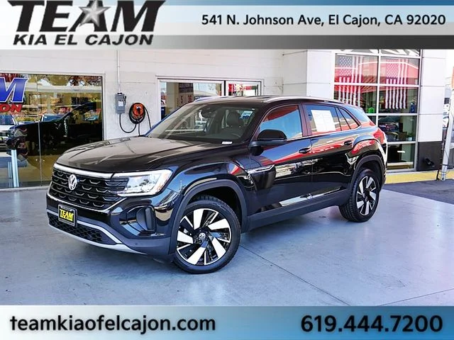 Used 2024  Volkswagen 2.0T SE w/Technology image 1