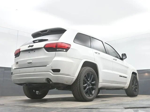 Used 2019 Bright White Clearcoat Jeep Altitude image 36