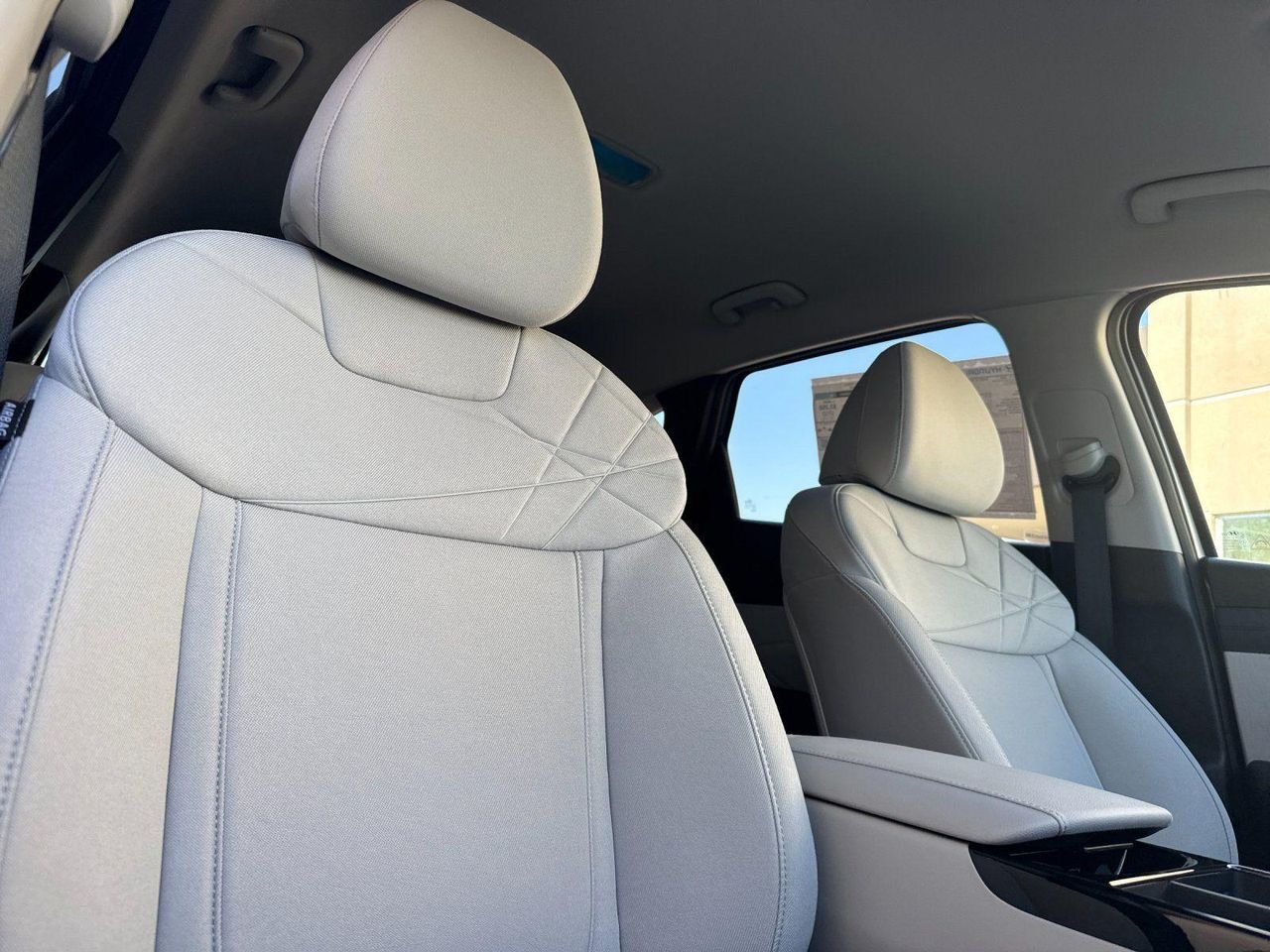 New 2025 Silver Hyundai SEL image 16