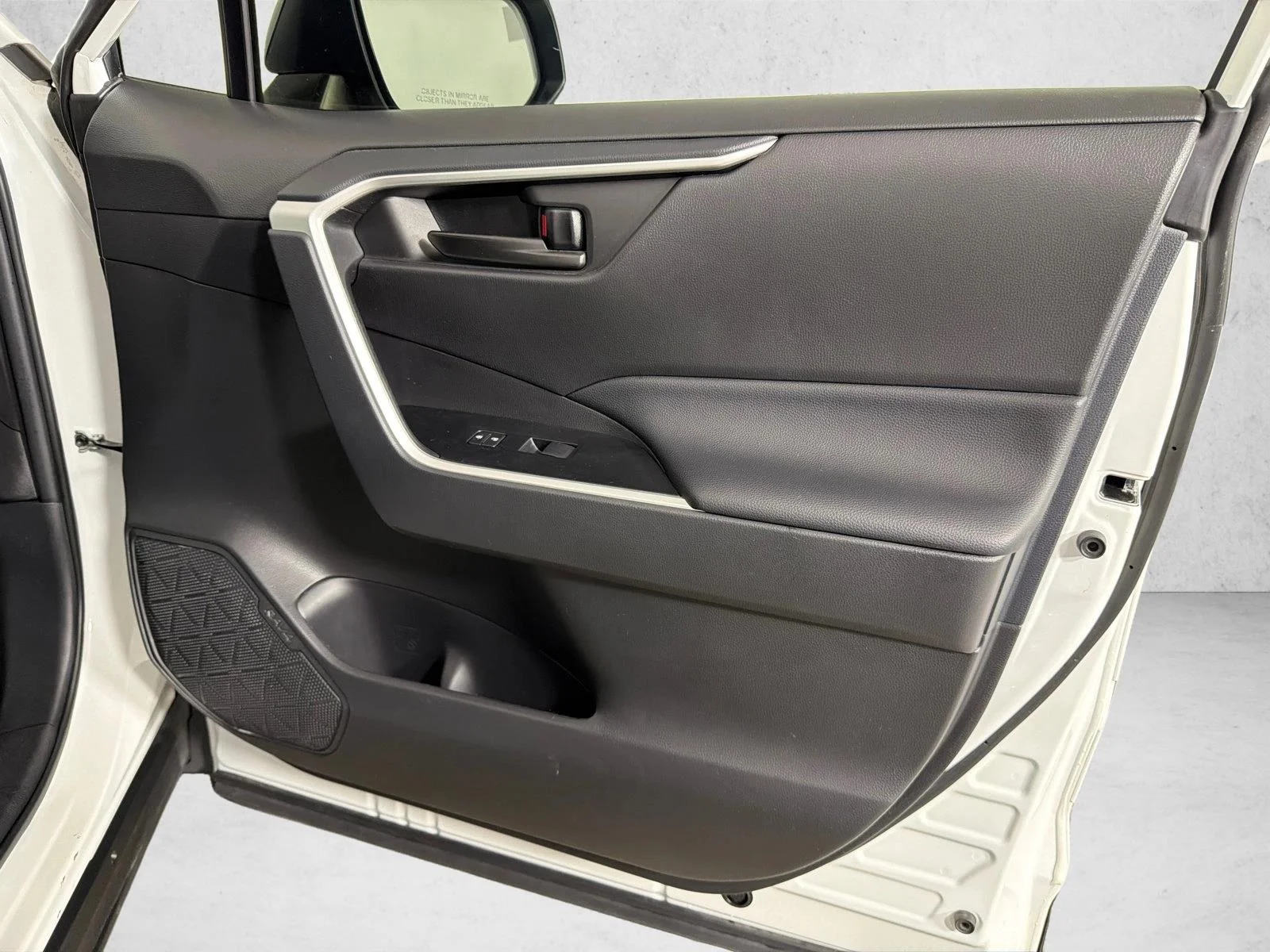 Used 2023 Silver Toyota LE image 14