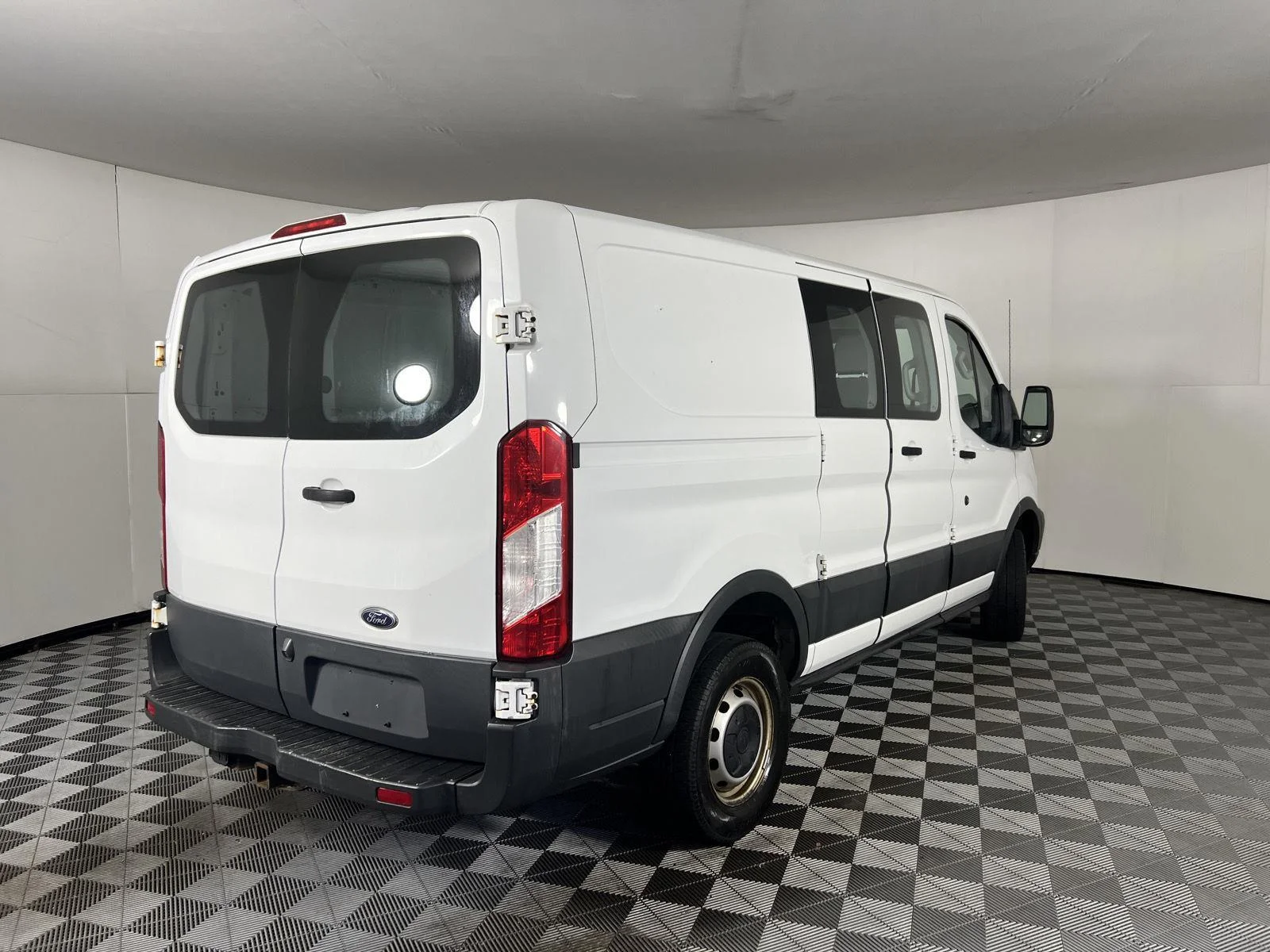 Used 2016 Wh Ford  image 4