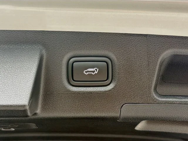 Used 2023 Shimmering Silver Hyundai Calligraphy image 14