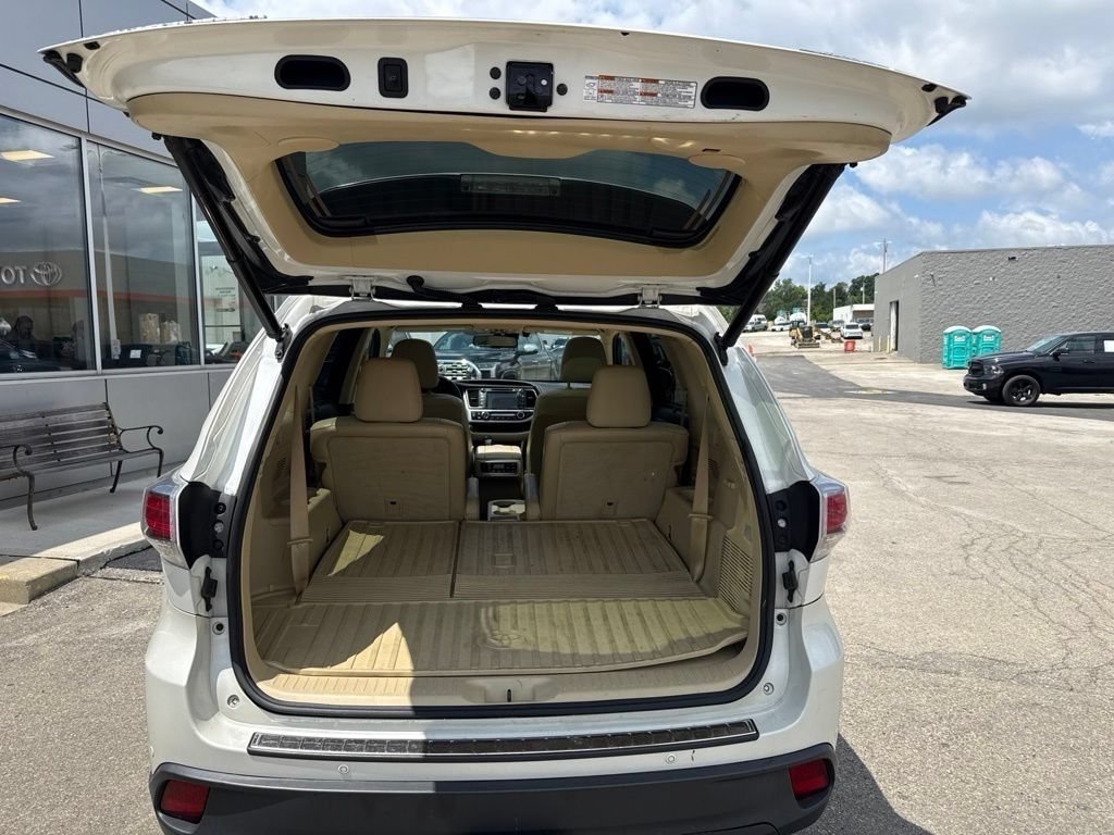 Used 2016 Blizzard Pearl Toyota Limited Platinum V6 image 22