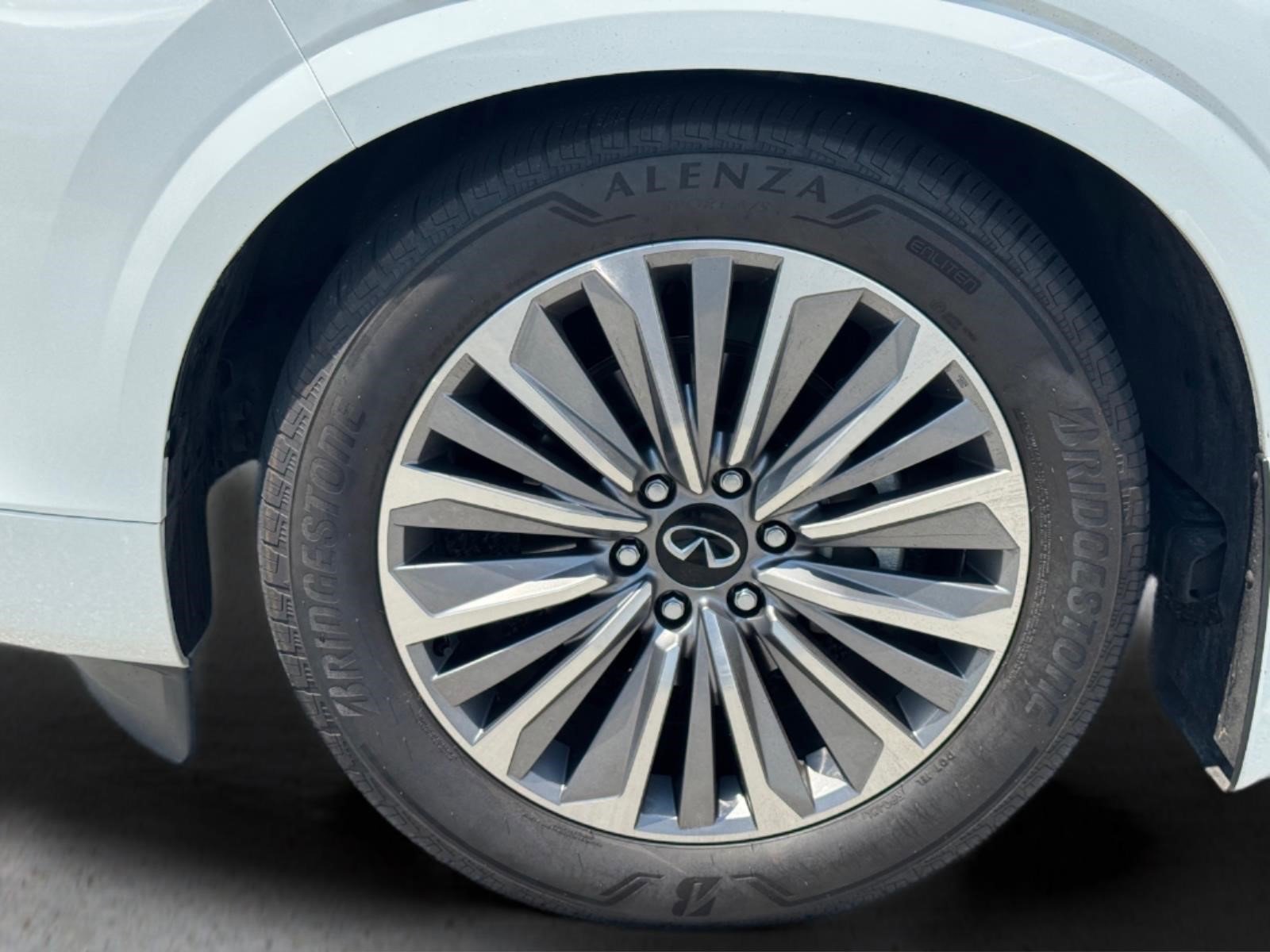 Used 2025 Radiant White INFINITI SENSORY image 9