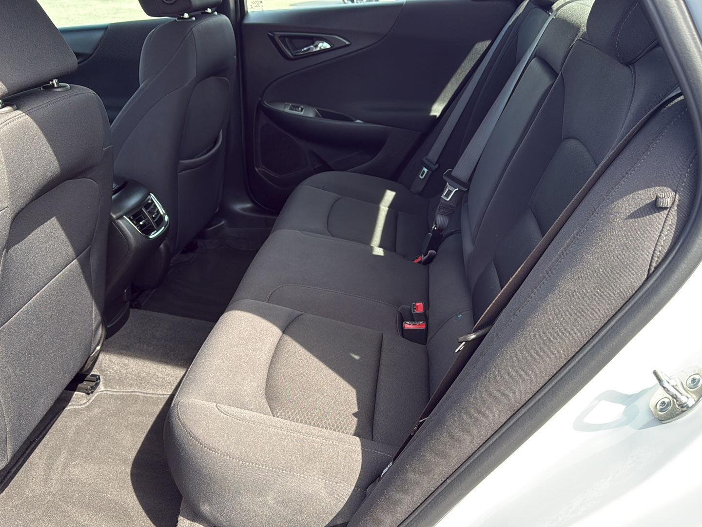 Used 2024 Summit White Chevrolet LT image 11