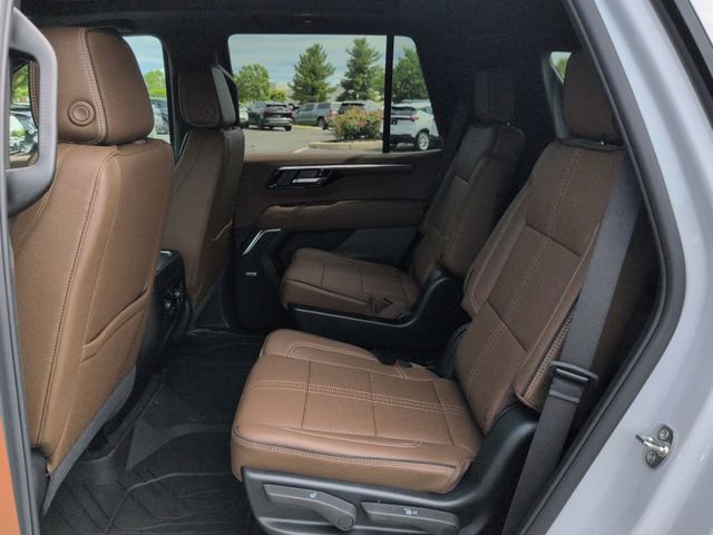 New 2026 Polar White Tricoat Chevrolet High Country image 28