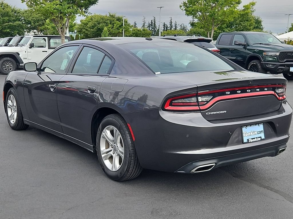 Used 2022 Granite Crystal Metallic Clearcoat Dodge SXT image 4