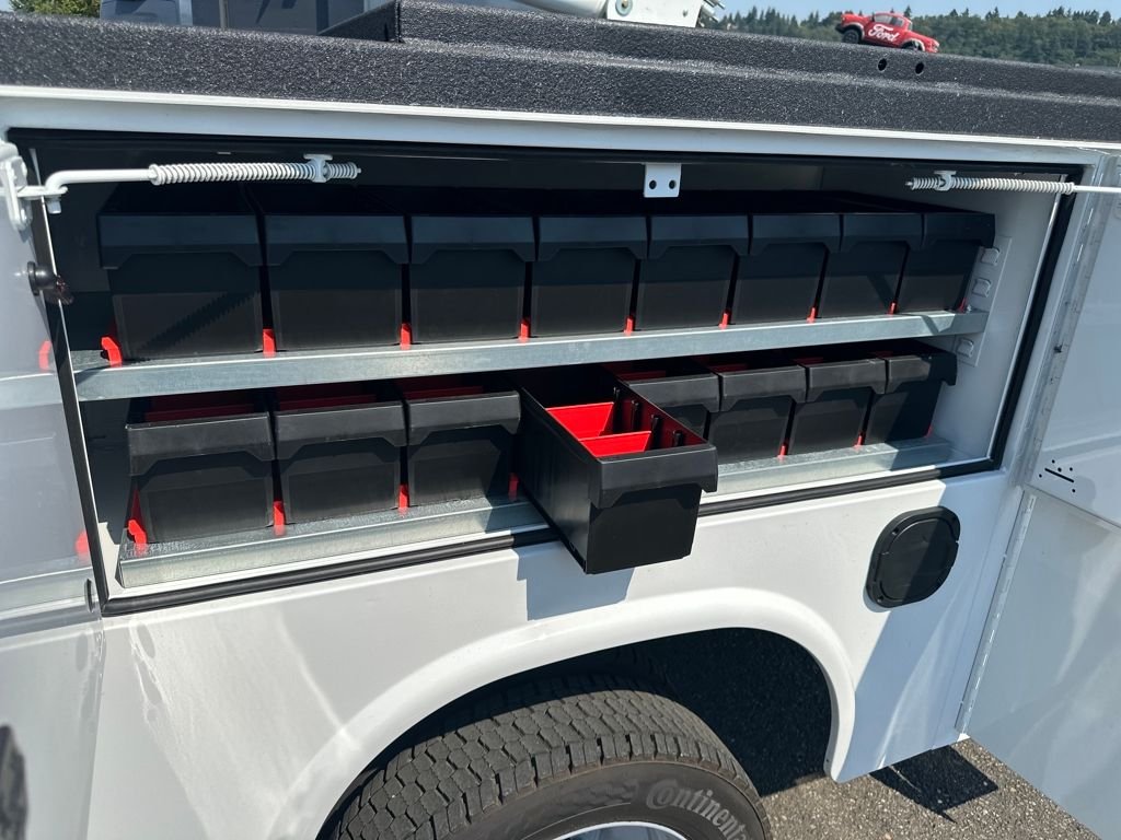 2025 Ford F-550 Super Duty Chassis Cab XL - Photo 23