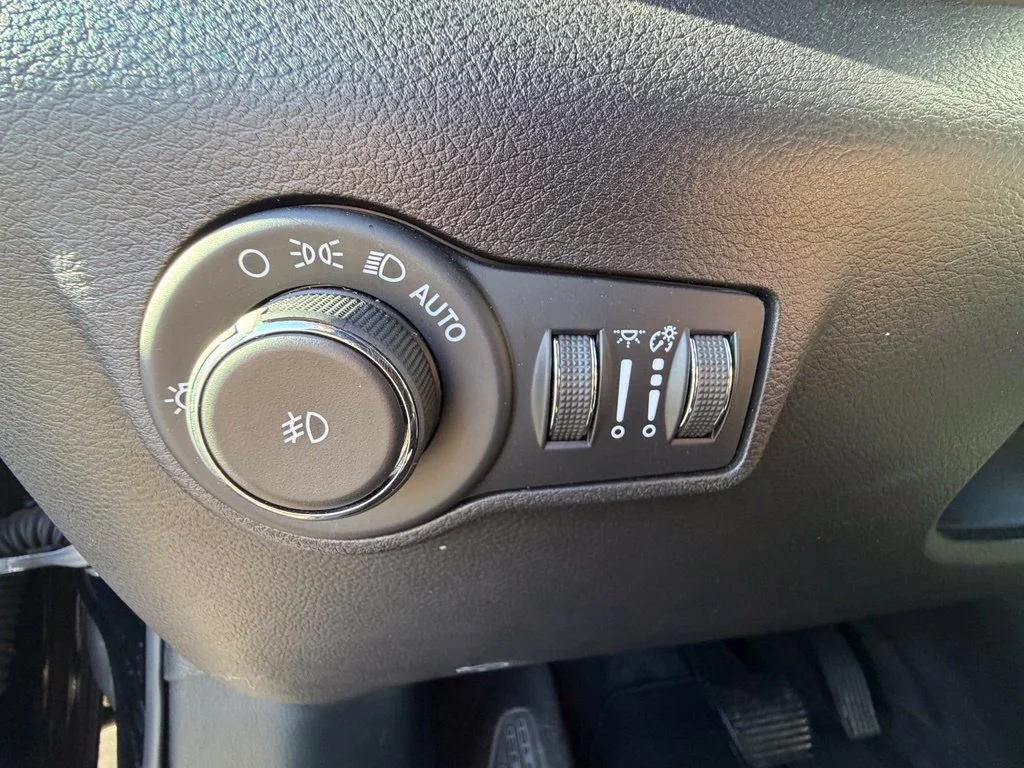 Used 2026 Black Jeep Limited image 18