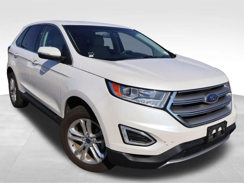 Used 2015 White Platinum Clearcoat Metallic Ford SEL image 9