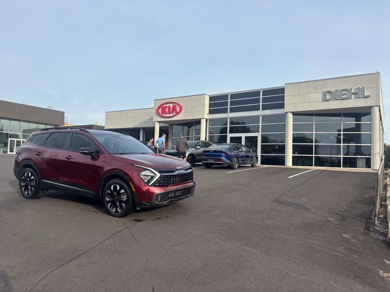 Used 2023 Red Kia X-Line image 4