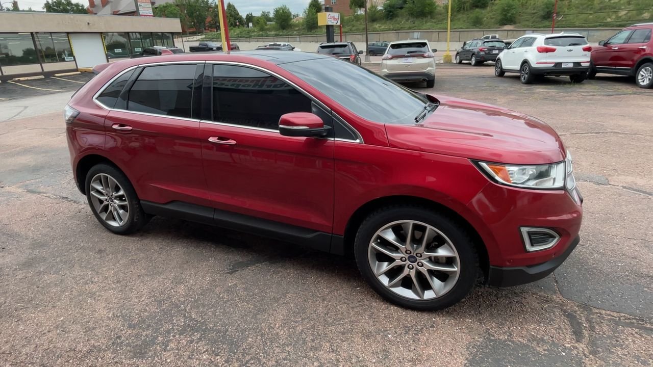 2015 Ford Edge Titanium photo 2