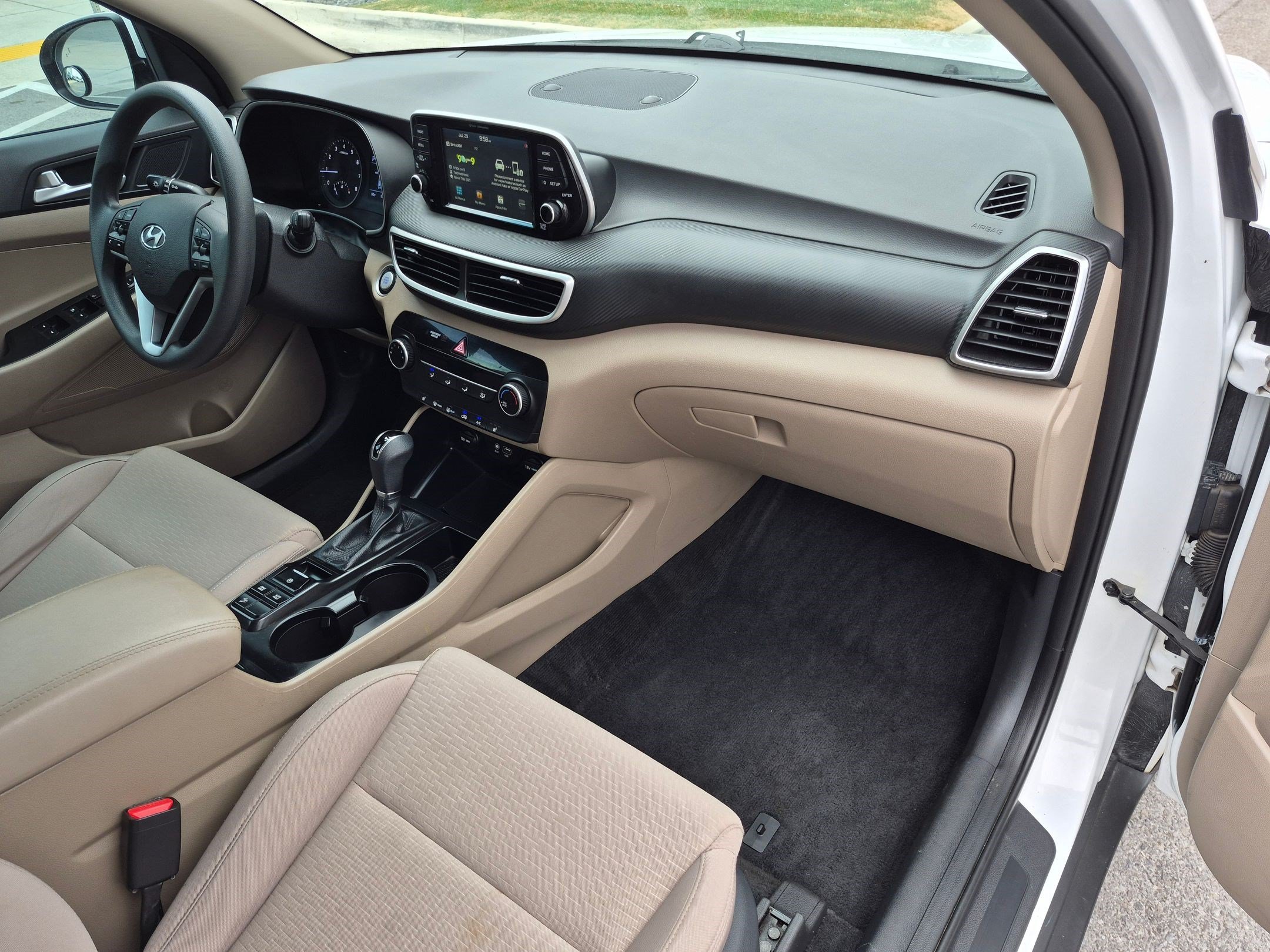 Used 2021 Winter White Hyundai Value image 30