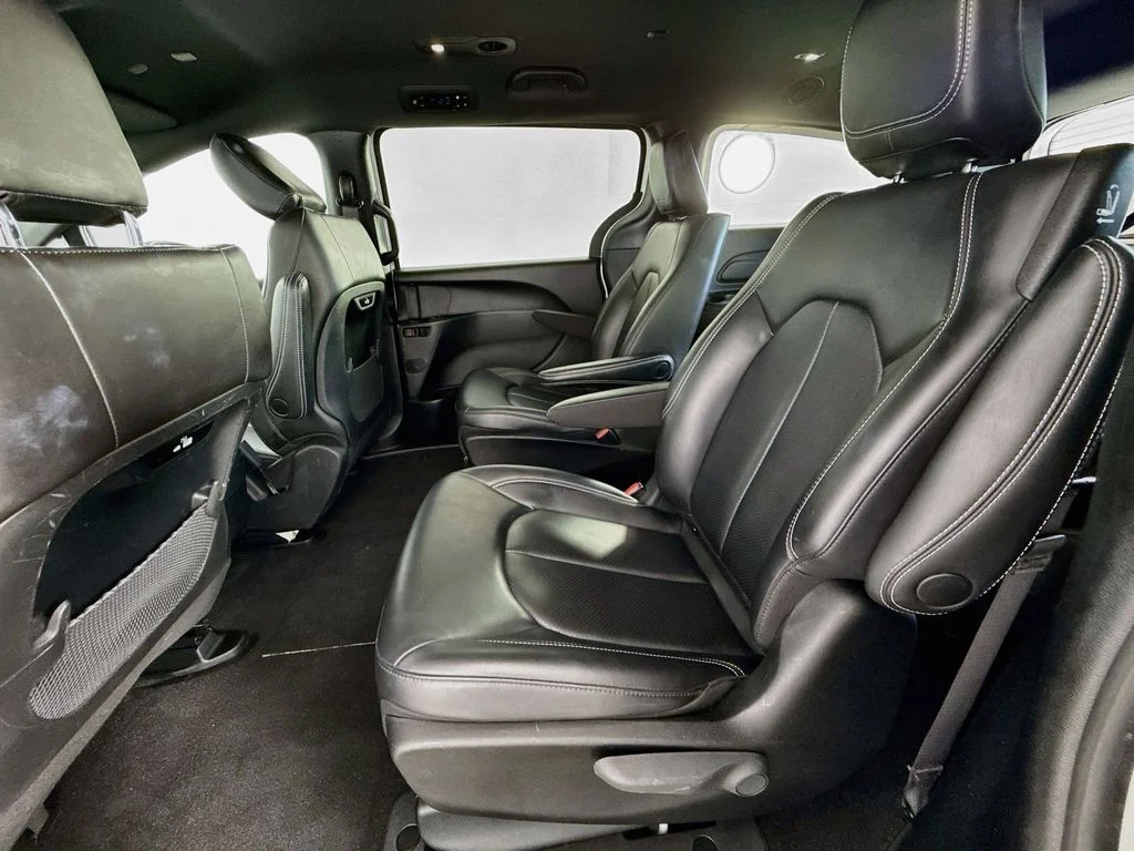 Used 2023 White Chrysler Touring L image 24