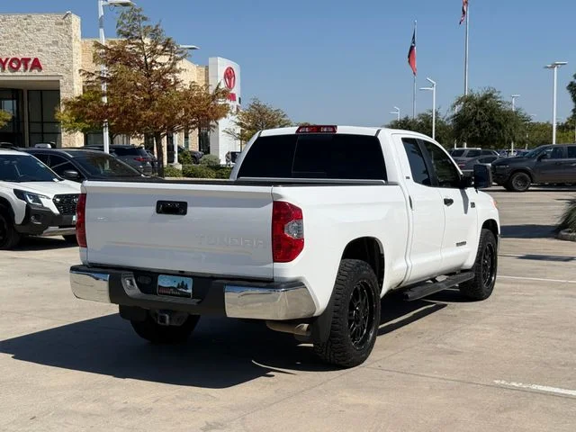 Used 2014 Super White Toyota SR5 image 5