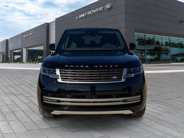 New 2027 Santorini Black Land Rover SE image 8