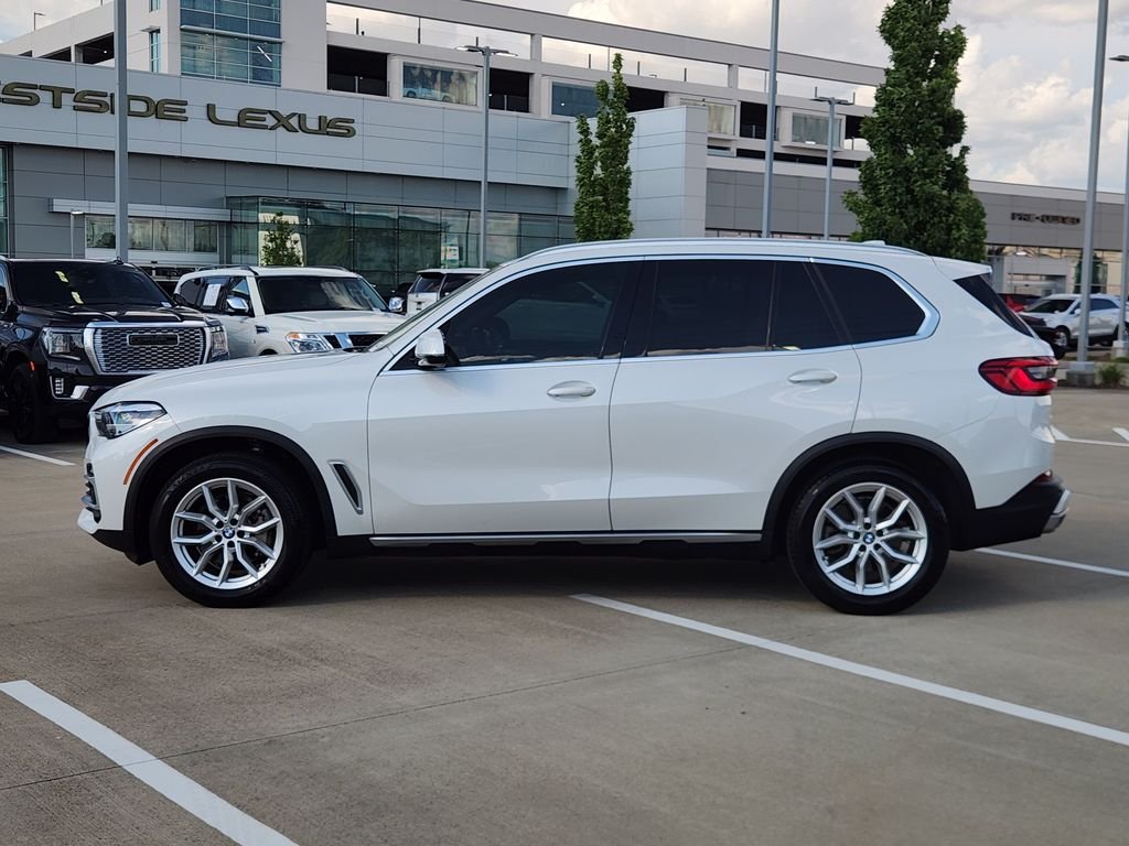 Used 2019 White Metallic BMW xDrive40i image 4