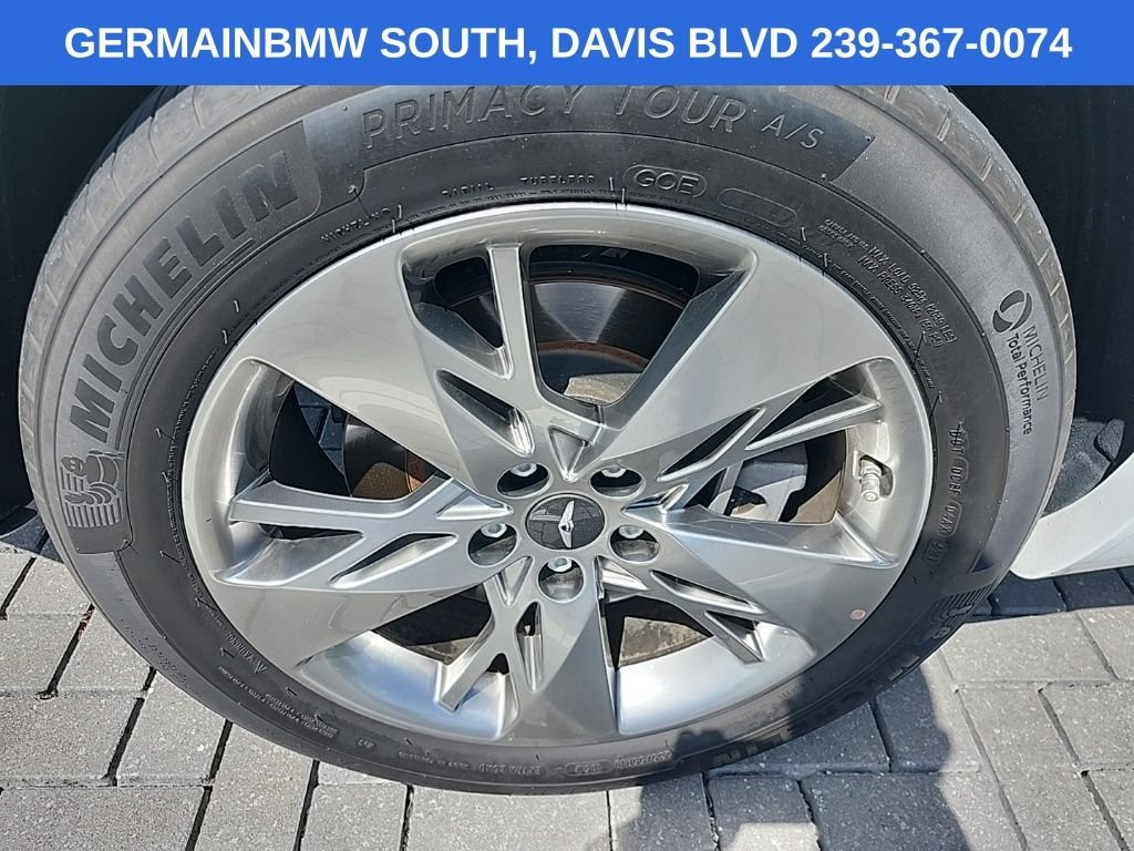Used 2022 White Genesis 3.5T Sport image 11