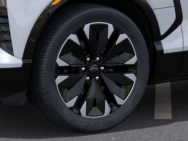 New 2026 Polar White Tricoat Chevrolet RS image 9