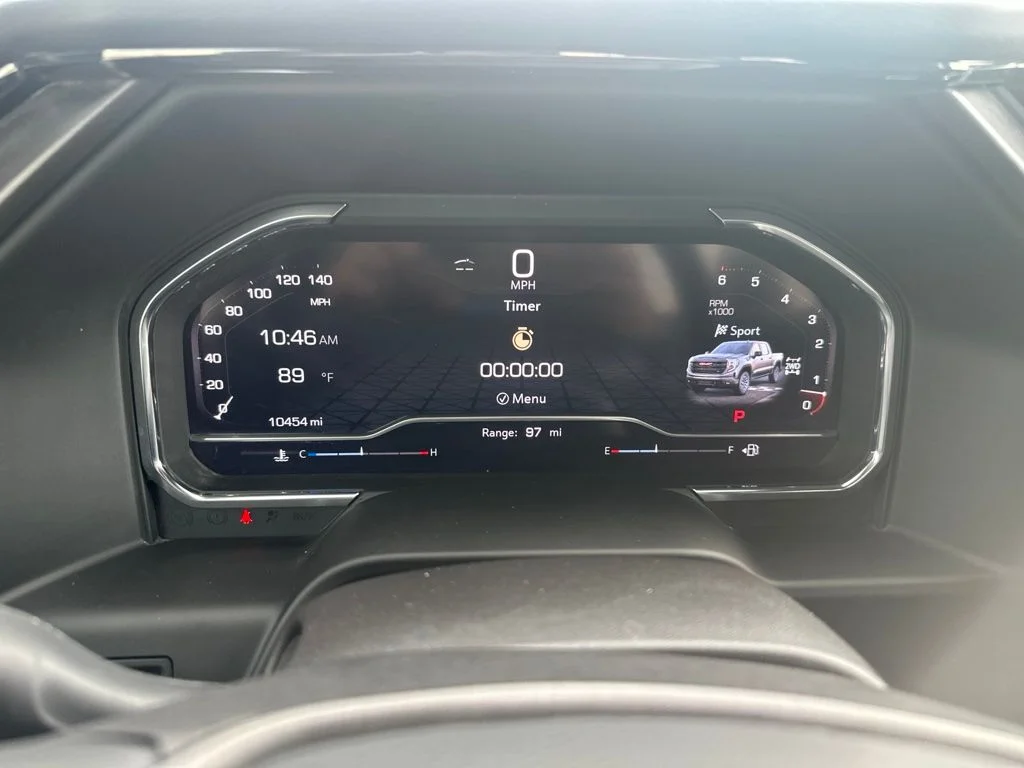Used 2025 White GMC AT4 image 11