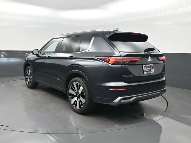 2025 Mitsubishi Outlander SEL - Photo 4