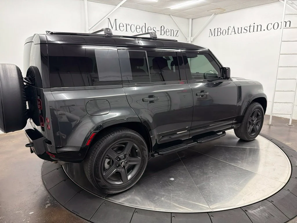 Used 2025 Silver Land Rover X-Dynamic SE image 7