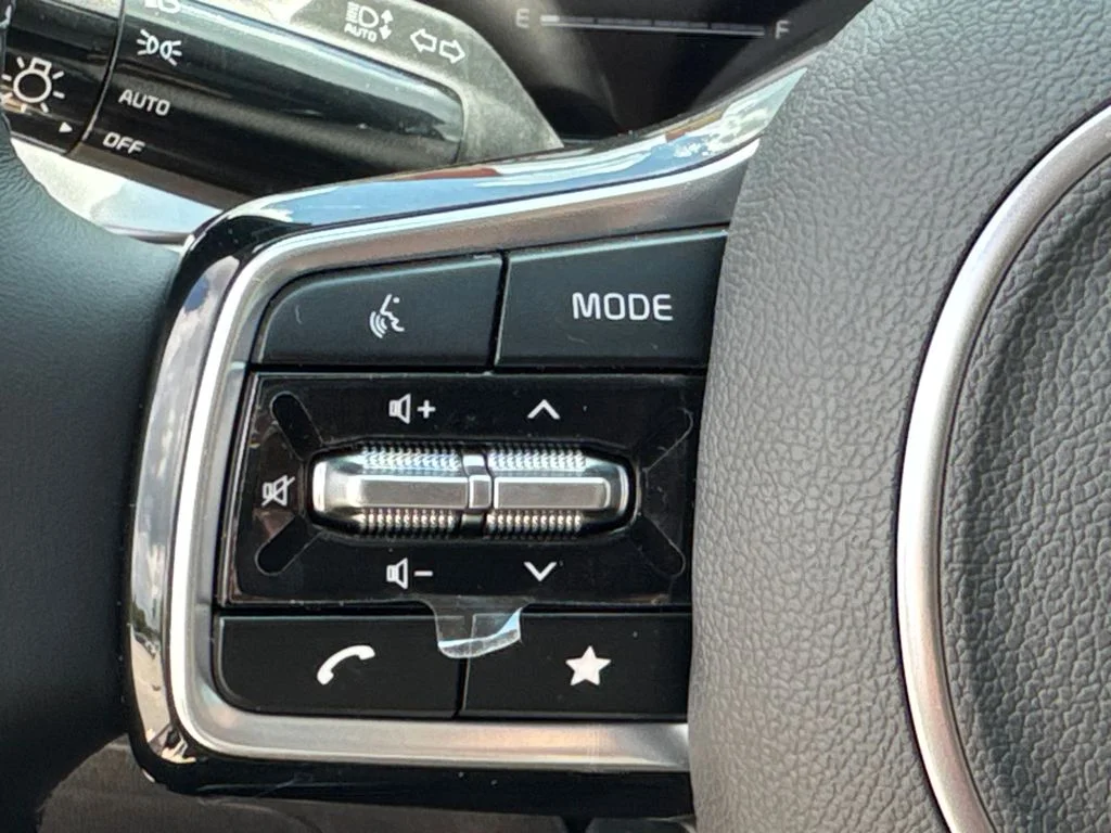 2025 Kia Sorento S - Photo 25