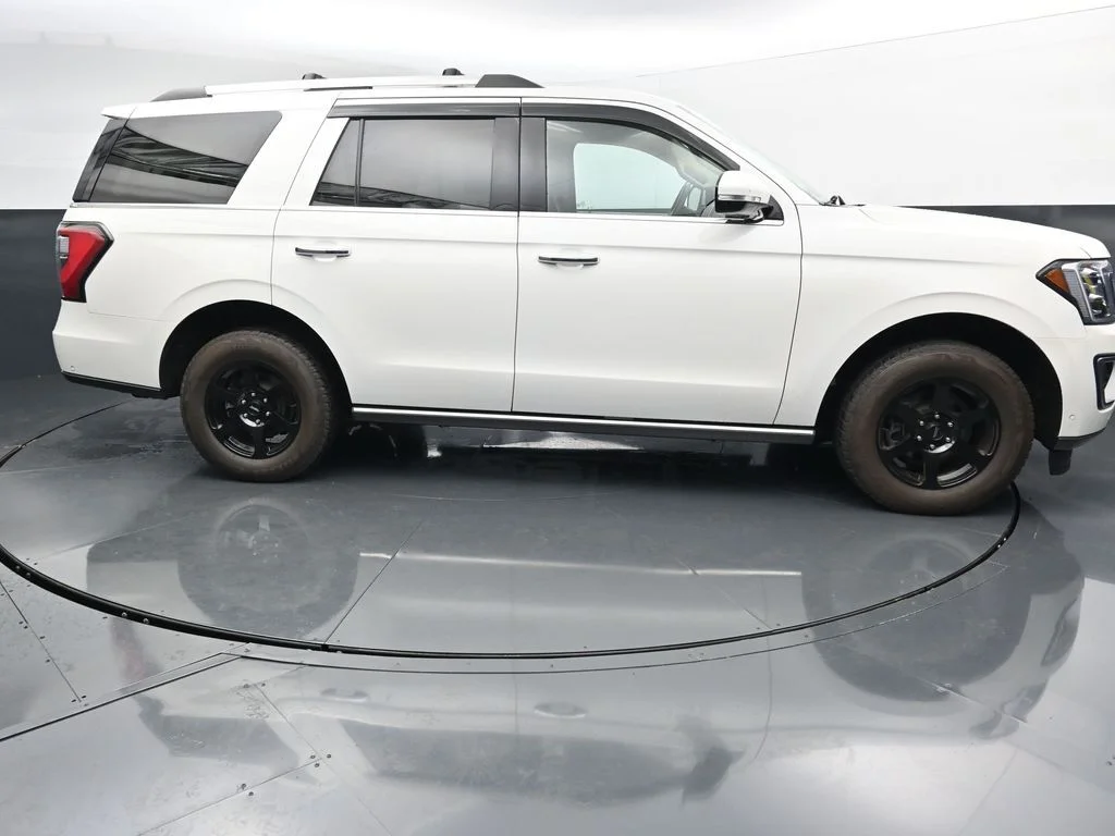 Used 2021 White Ford Limited image 8