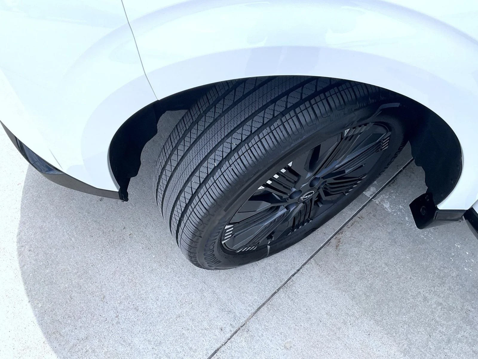 Certified Used 2025 White Nissan Platinum image 23