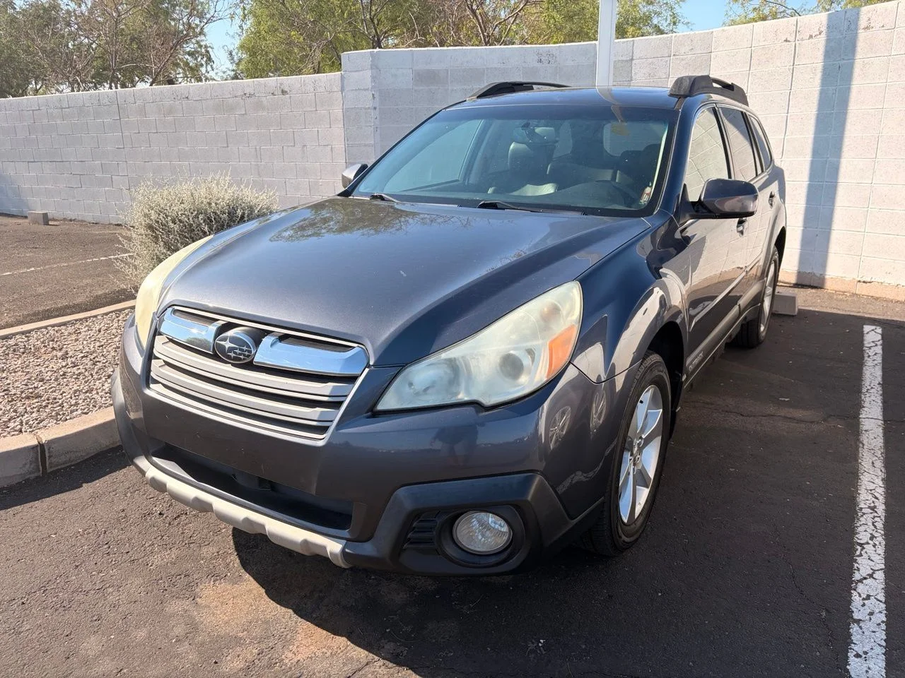 Used 2014 Gray Metallic Subaru 2.5i image 1