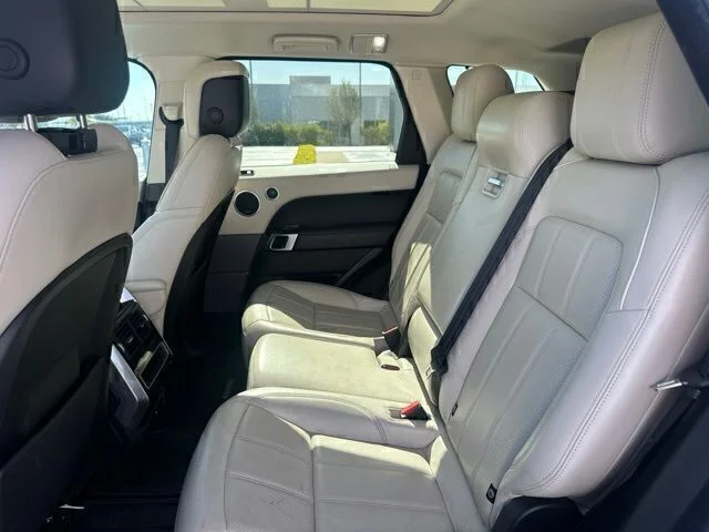 Used 2020 White Land Rover HSE image 10