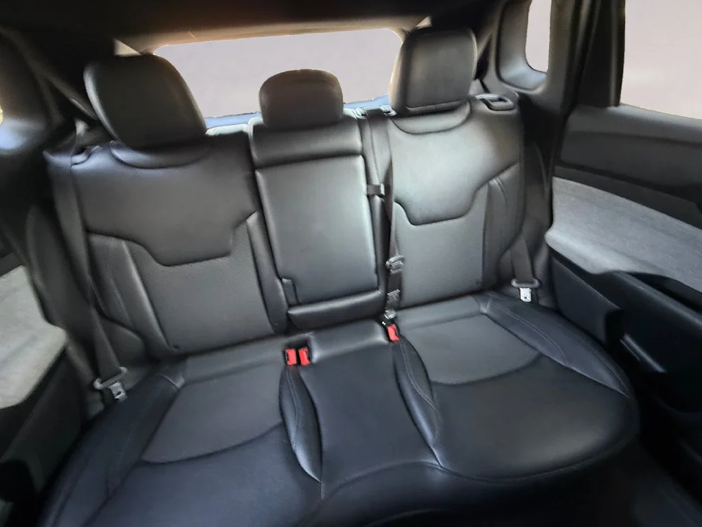 Used 2024 White Jeep Latitude image 18