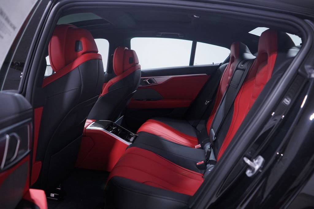 2026 BMW 8 Series M850i - Photo 9