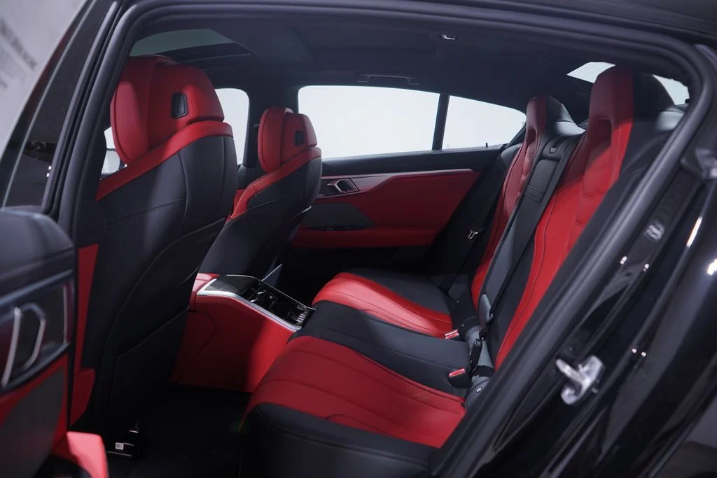 2026 BMW 8 Series M850i - Photo 9