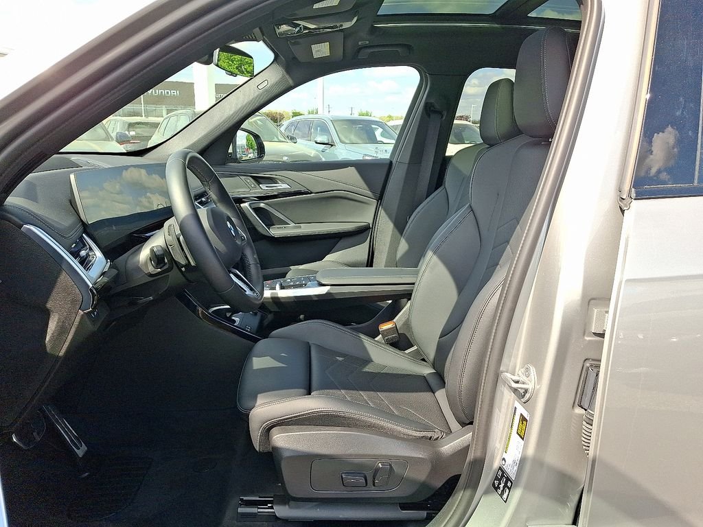 2026 BMW X1 28i - Photo 14