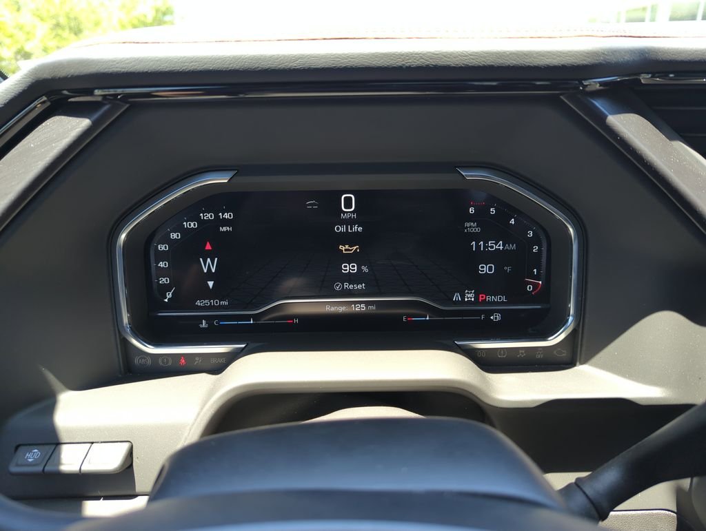 Used 2025 White GMC AT4 image 39