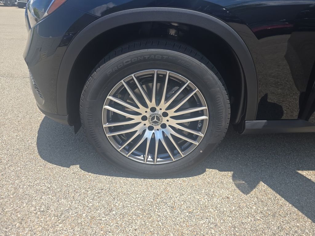 New 2026 Black Mercedes-Benz GLC 300 image 27
