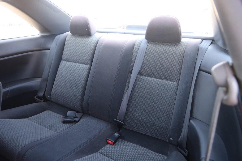 Used 2005 Rallye Red Honda VP AT image 9