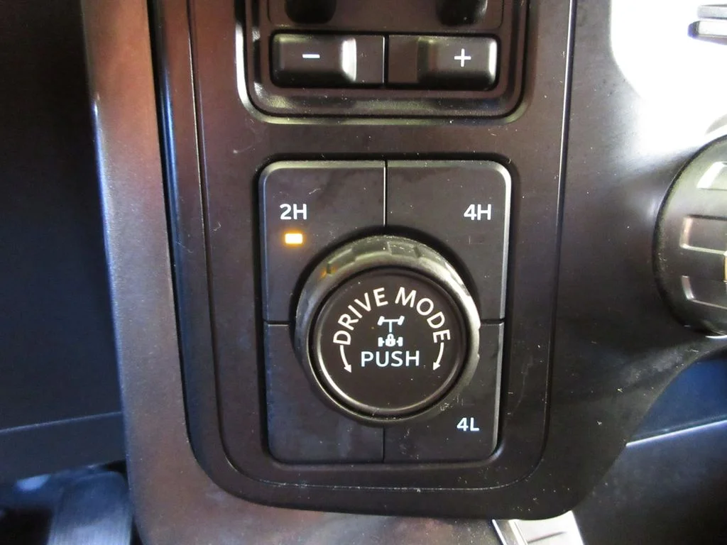 Certified Used 2023 Avalanche Ford XLT image 21