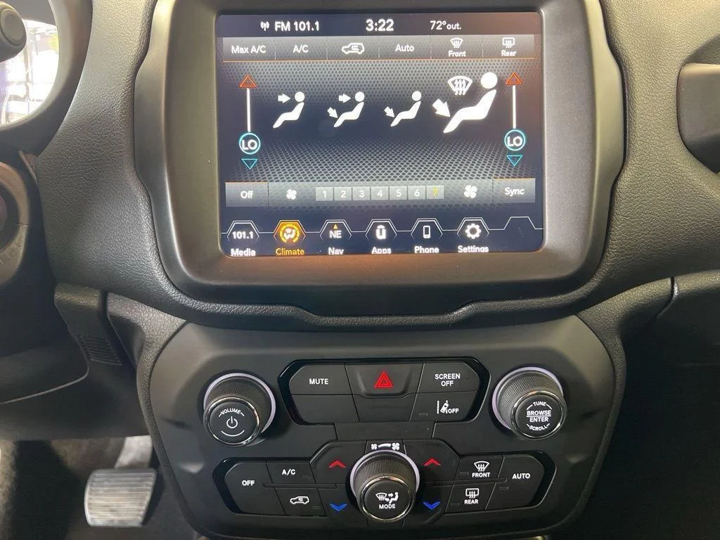 Used 2022 Graphite Gray Jeep Latitude image 24