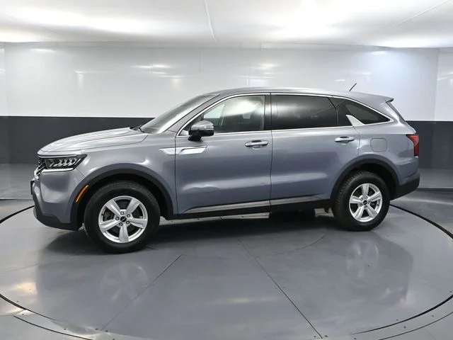 2023 Kia Sorento LX - Photo 10
