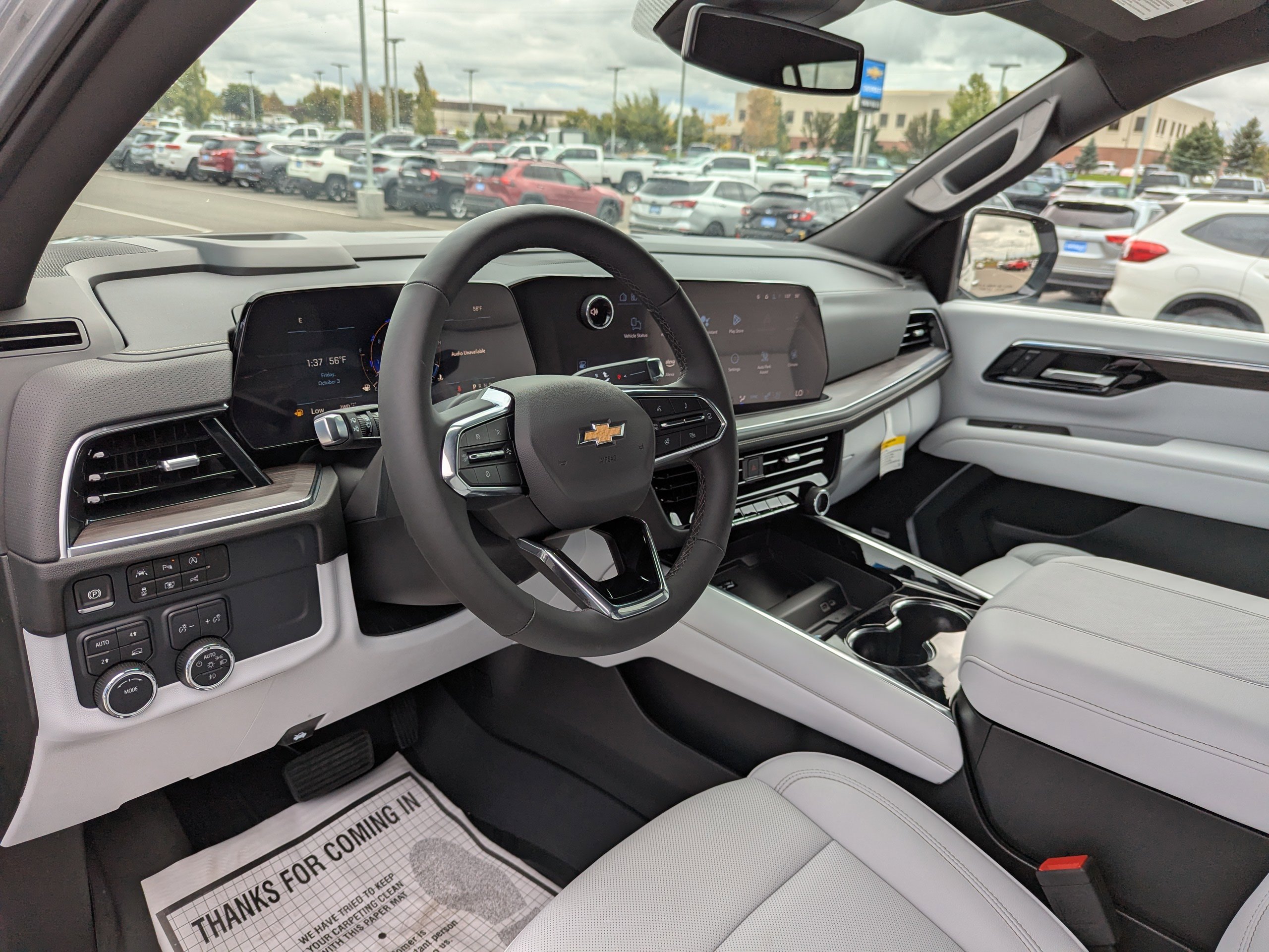 2025 Chevrolet Suburban Premier - Photo 11