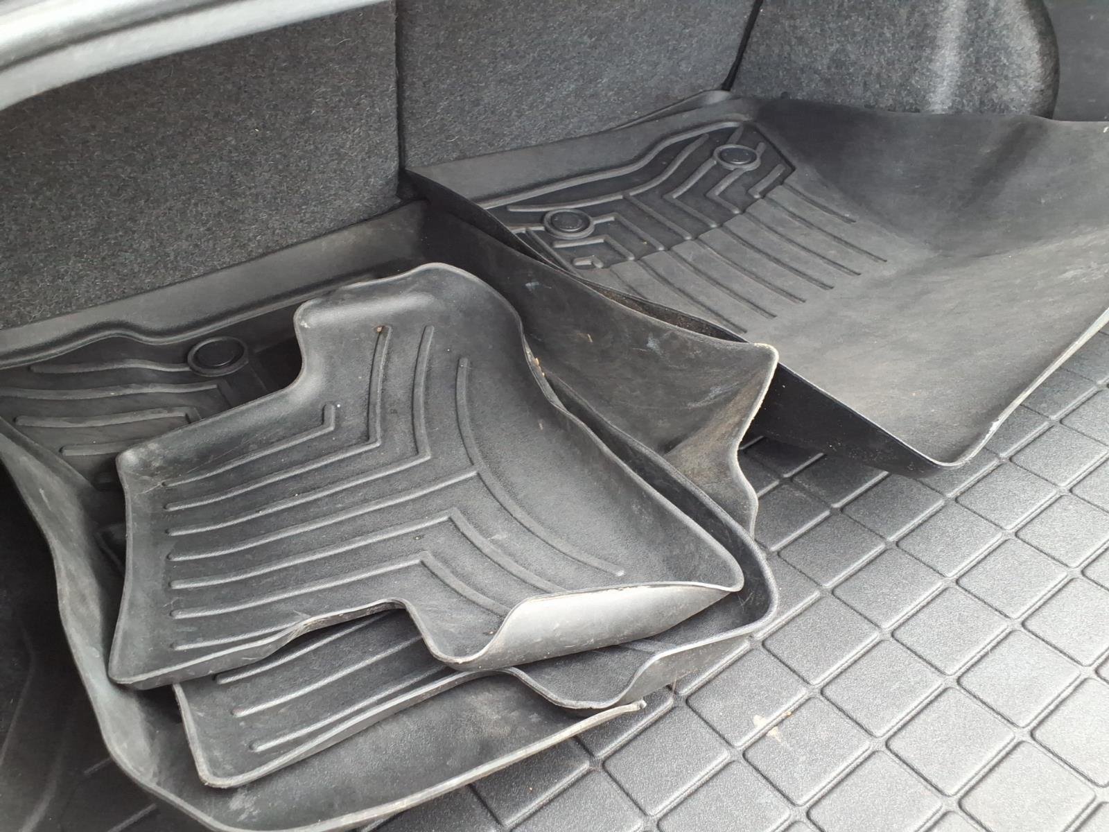 Used 2021 Carbonized Gray Metallic Ford GT Premium image 32