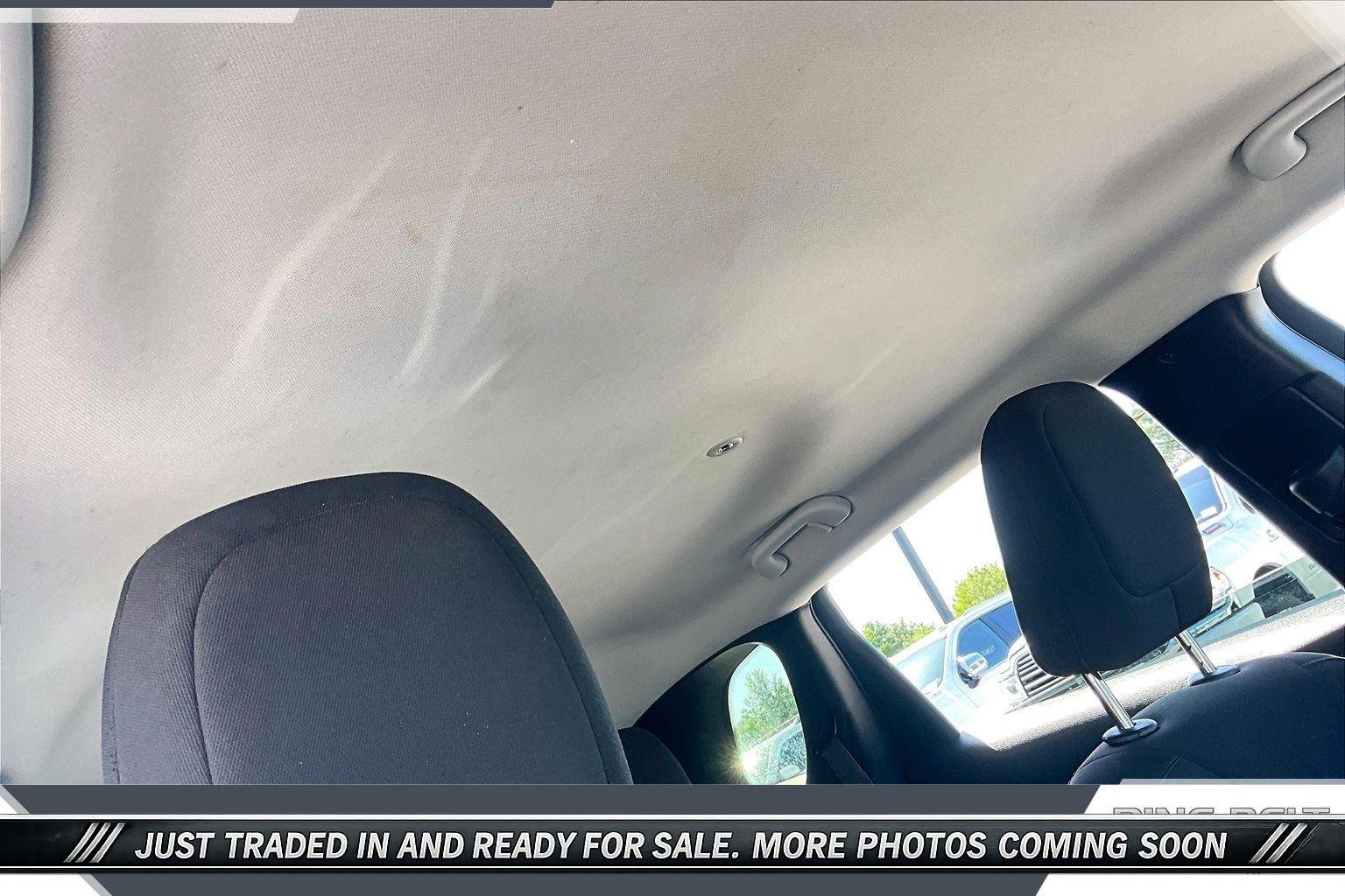 Used 2020 Silver Jeep Latitude FWD image 16