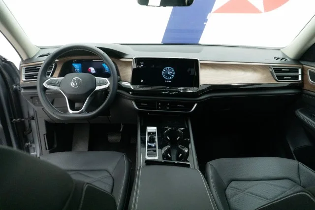 2026 Volkswagen Atlas SE w/Tech - Photo 28